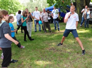 Lekkoatleci na Pikniku Olimpijskim(fot Marek Biczyk) obrazek 3